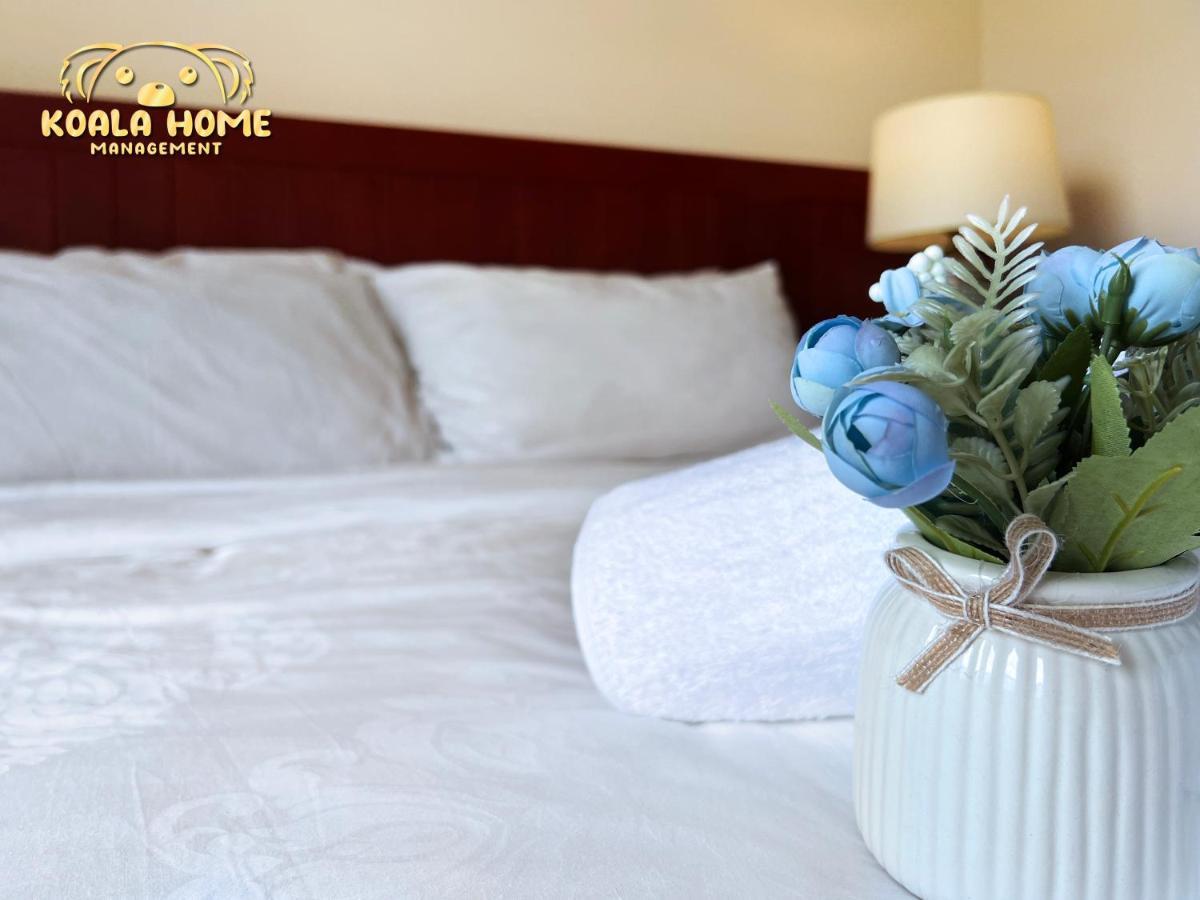 Riviera Hotel By Owner Malacca Extérieur photo