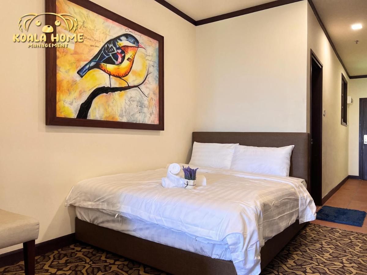 Riviera Hotel By Owner Malacca Extérieur photo