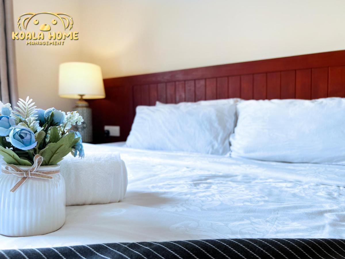 Riviera Hotel By Owner Malacca Extérieur photo